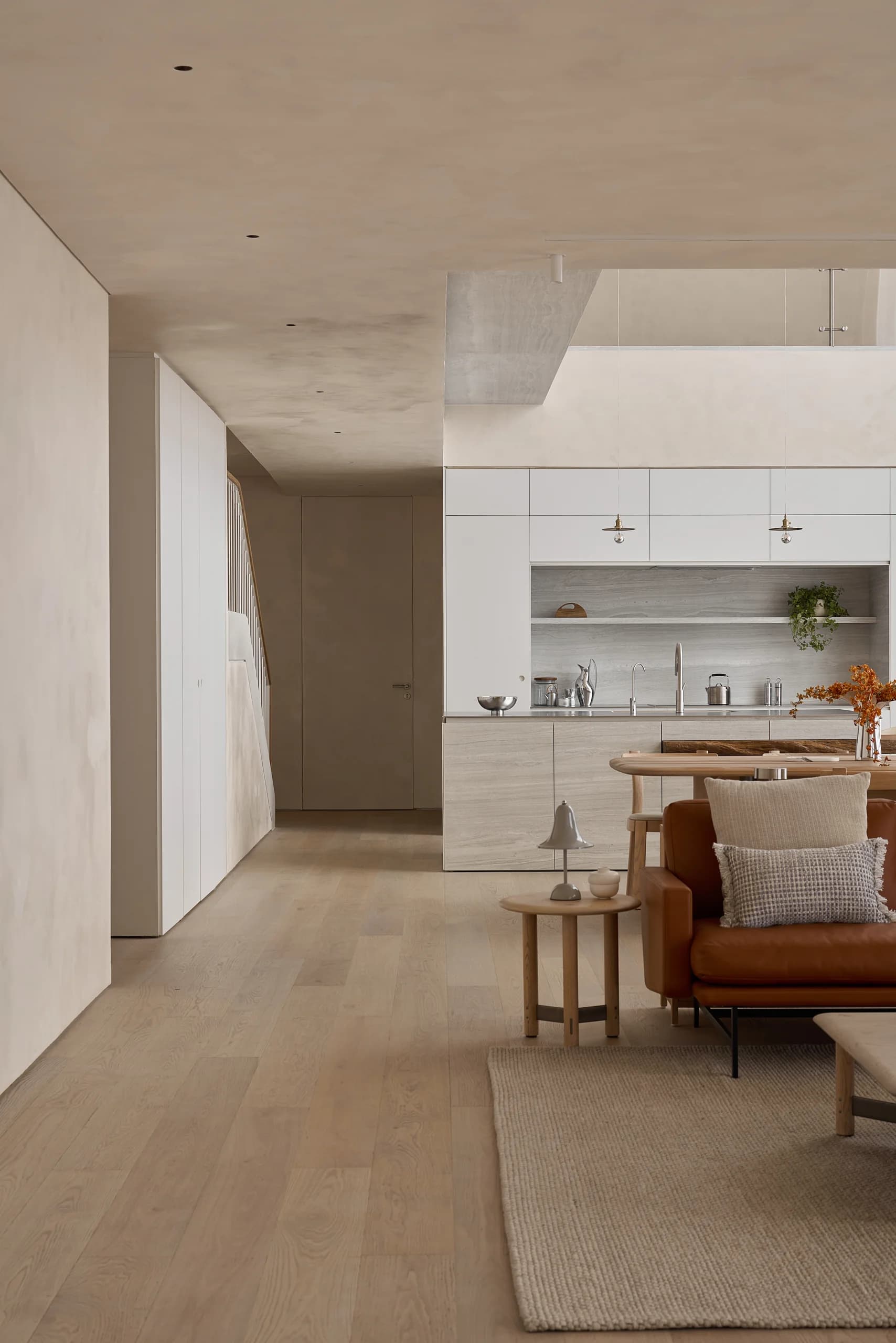 Doji Apartment — photograph 2