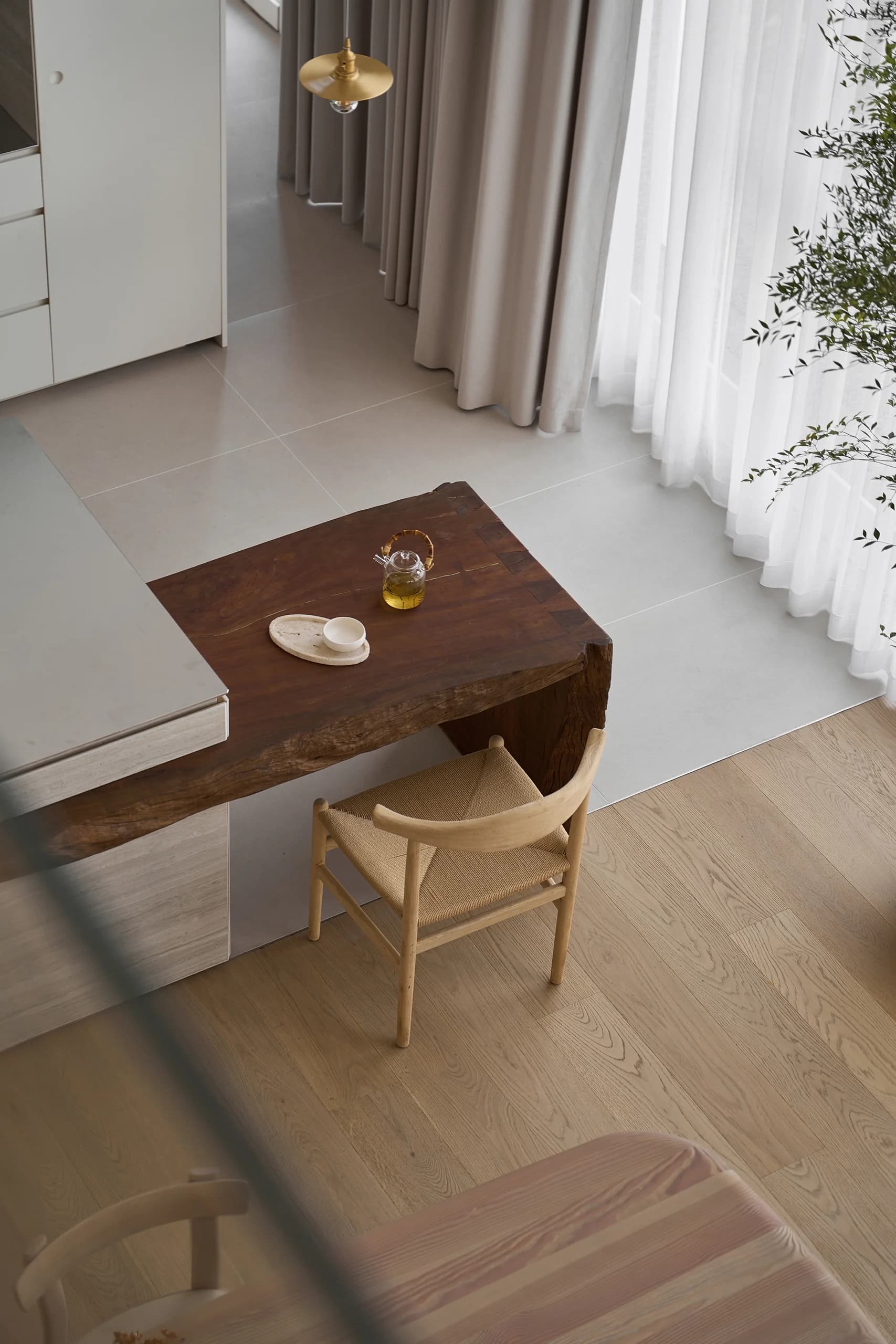 Doji Apartment — photograph 16
