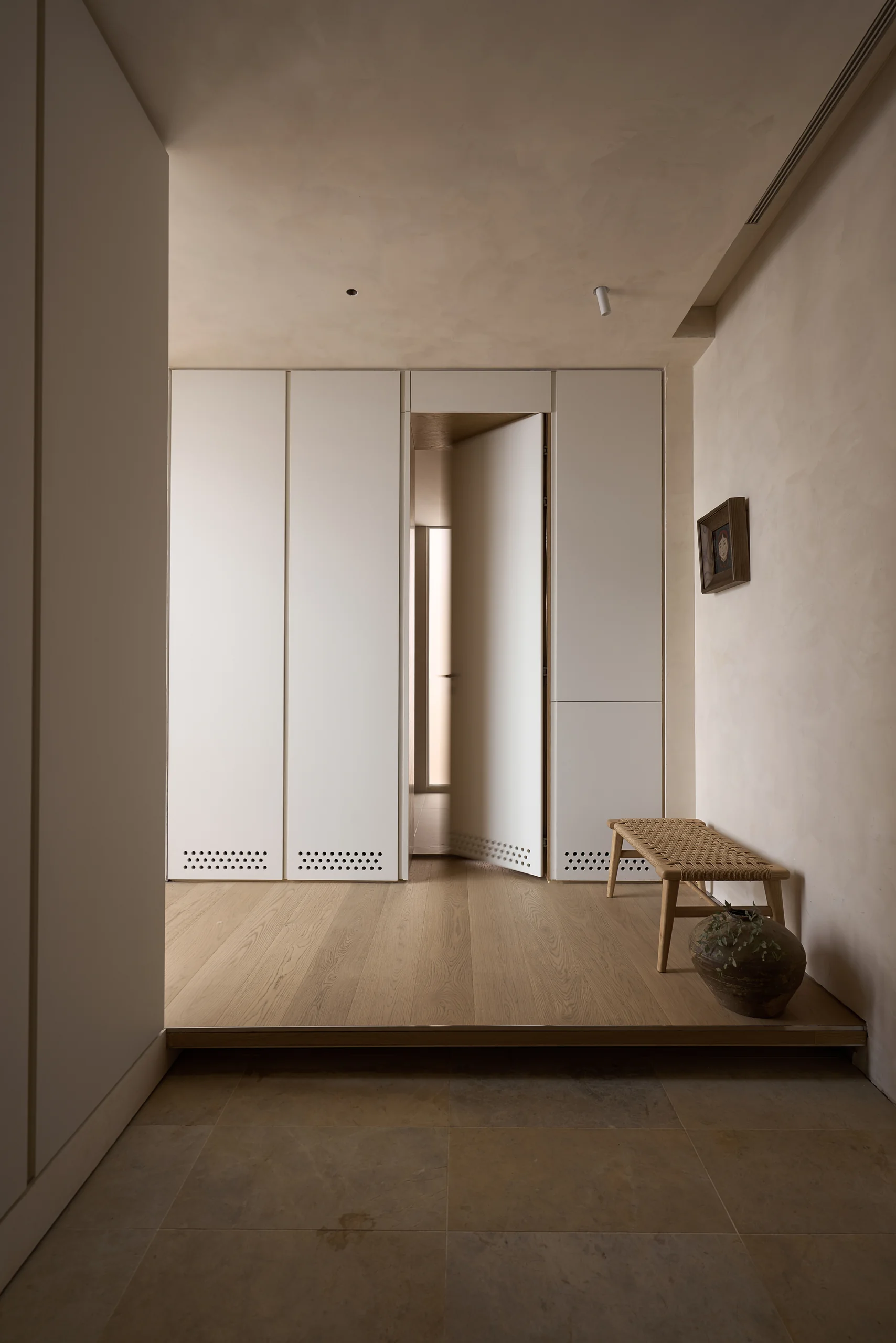 Doji Apartment — photograph 31