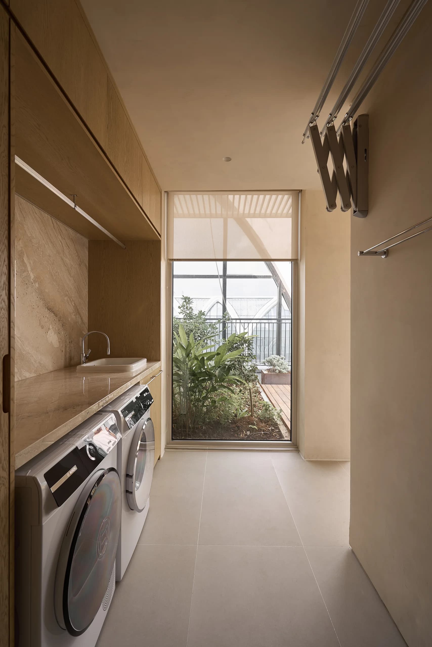 Doji Apartment — photograph 35