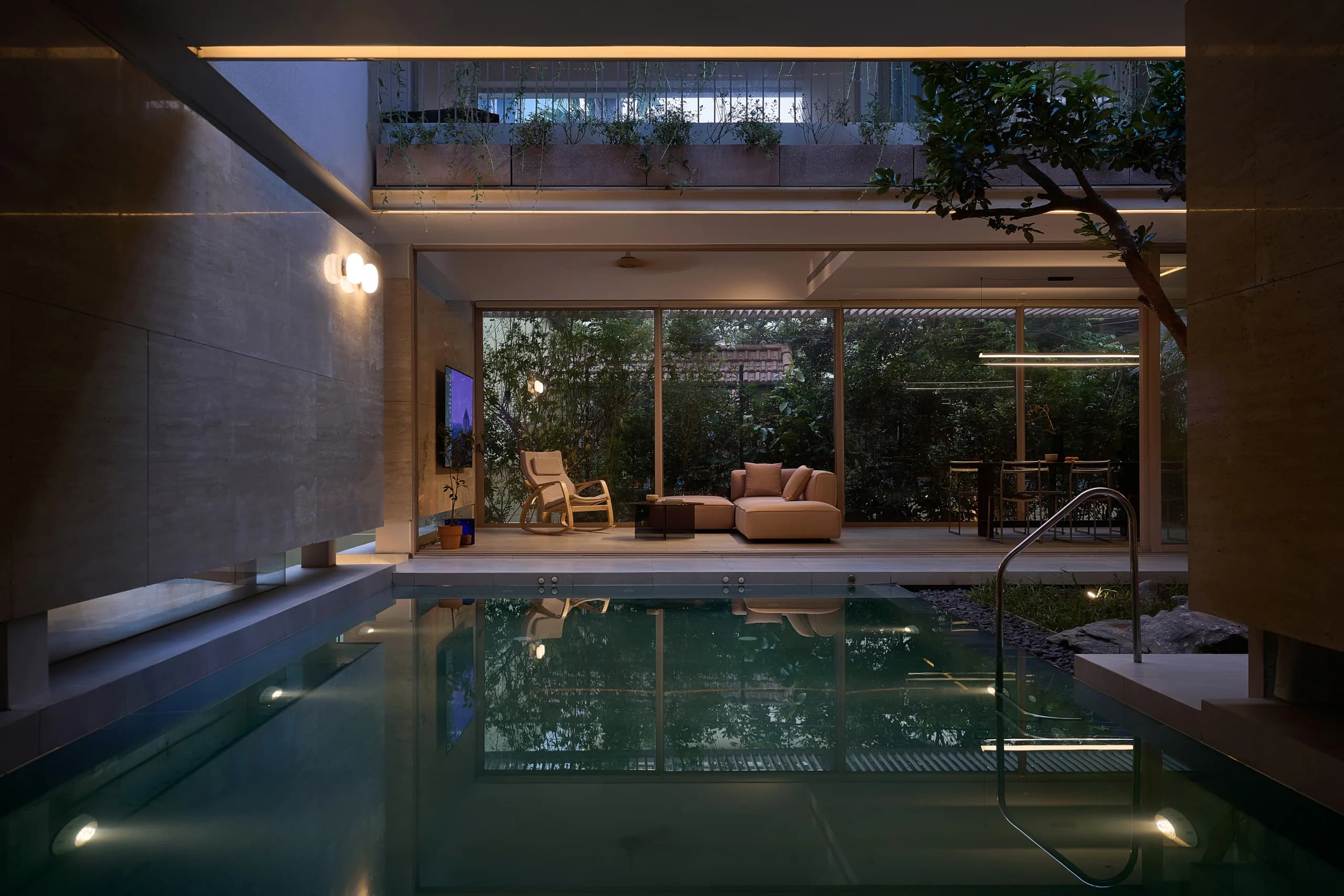Duc Anh House — photograph 9