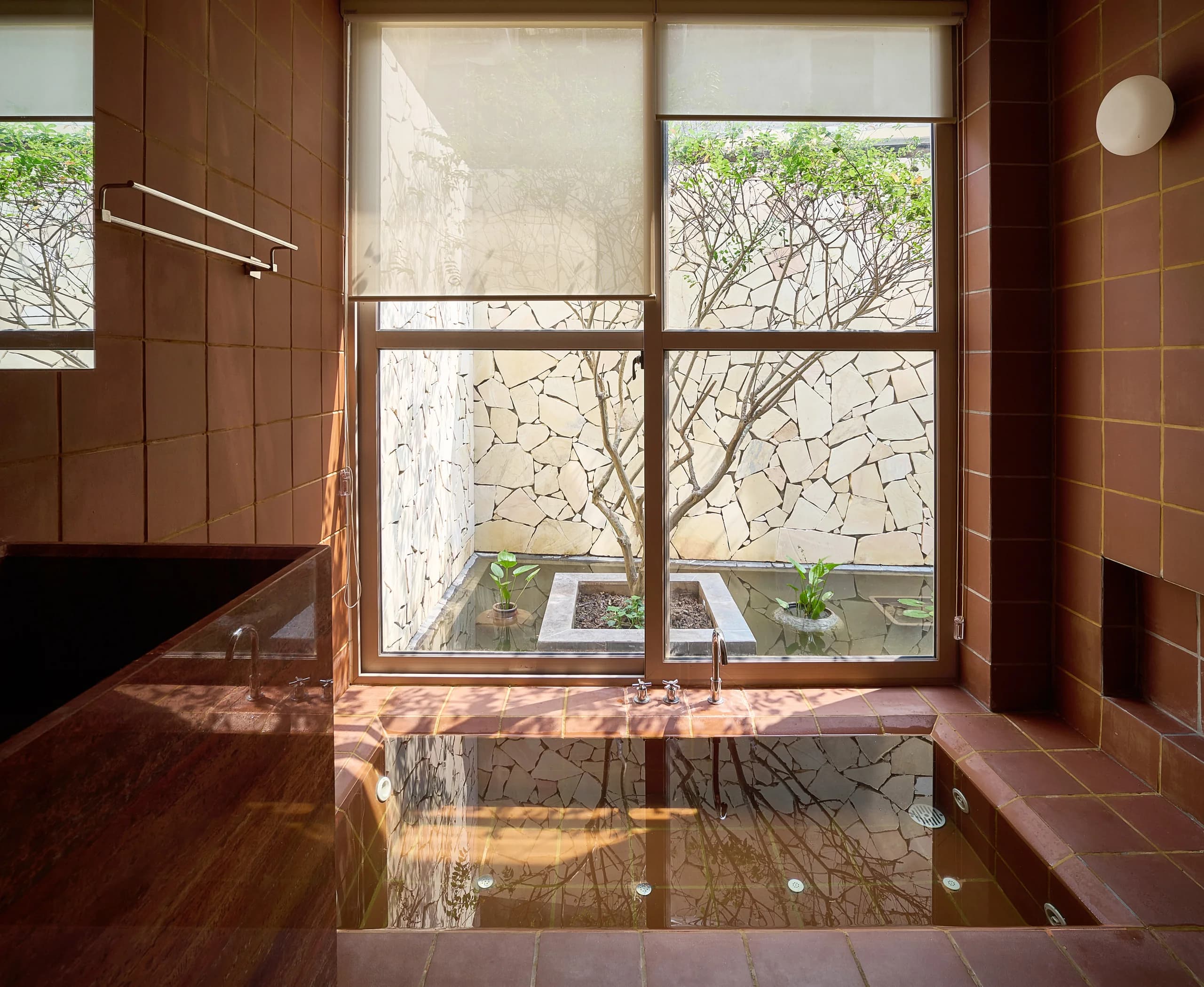 Duc Anh House — photograph 16
