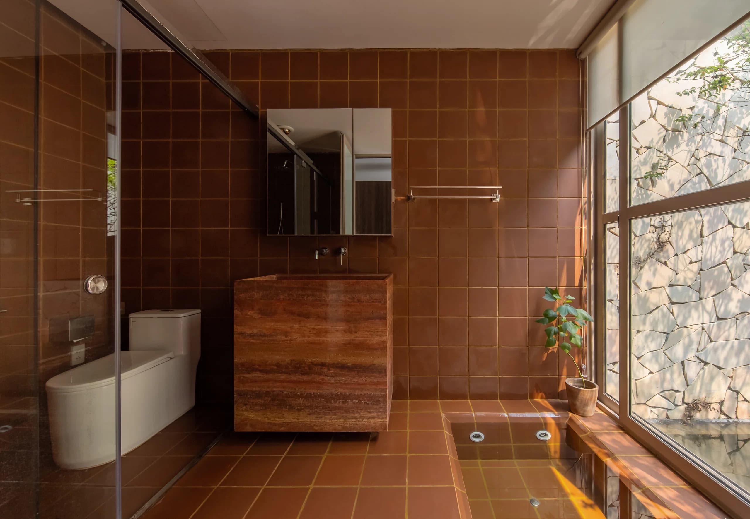 Duc Anh House — photograph 17