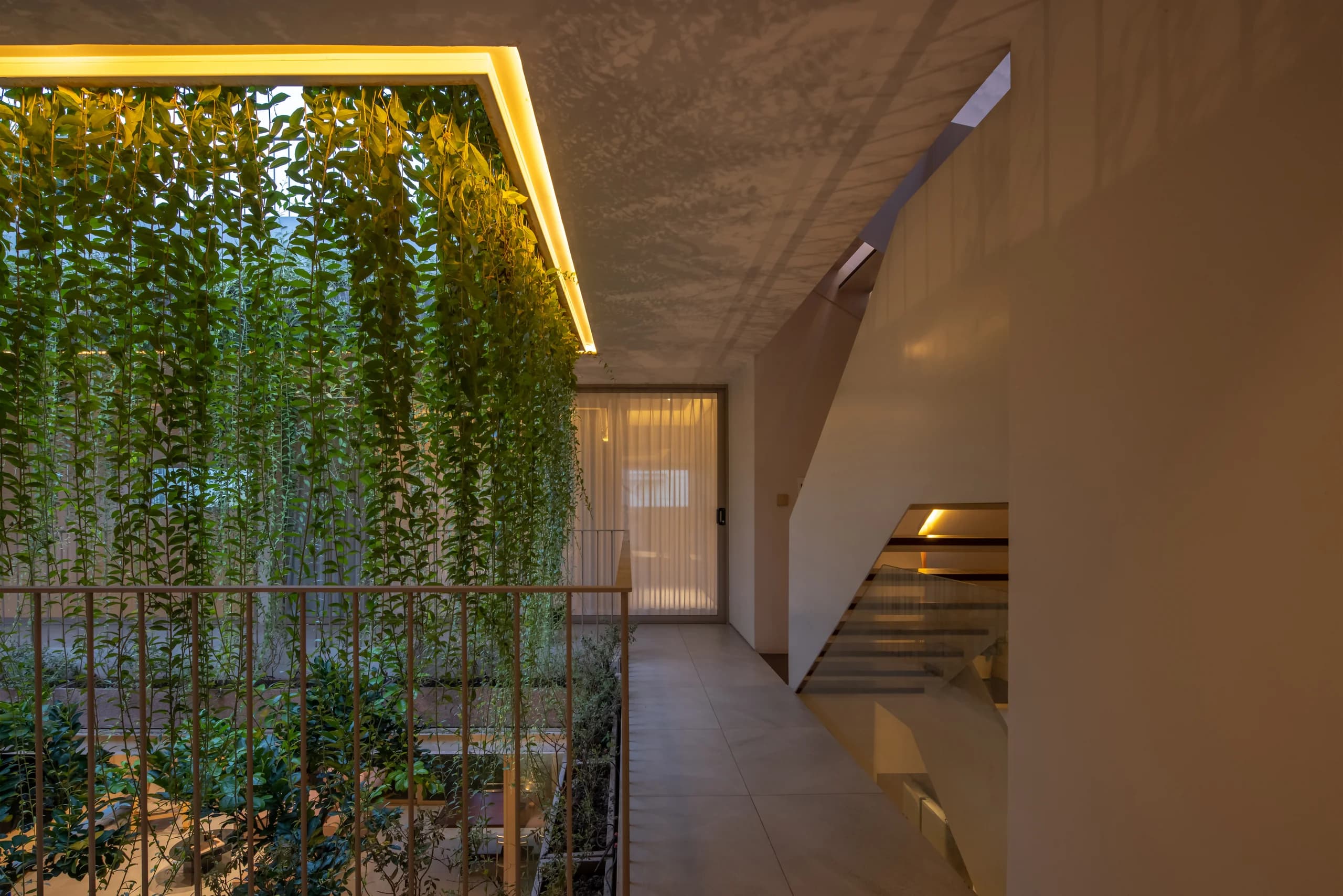 Duc Anh House — photograph 20