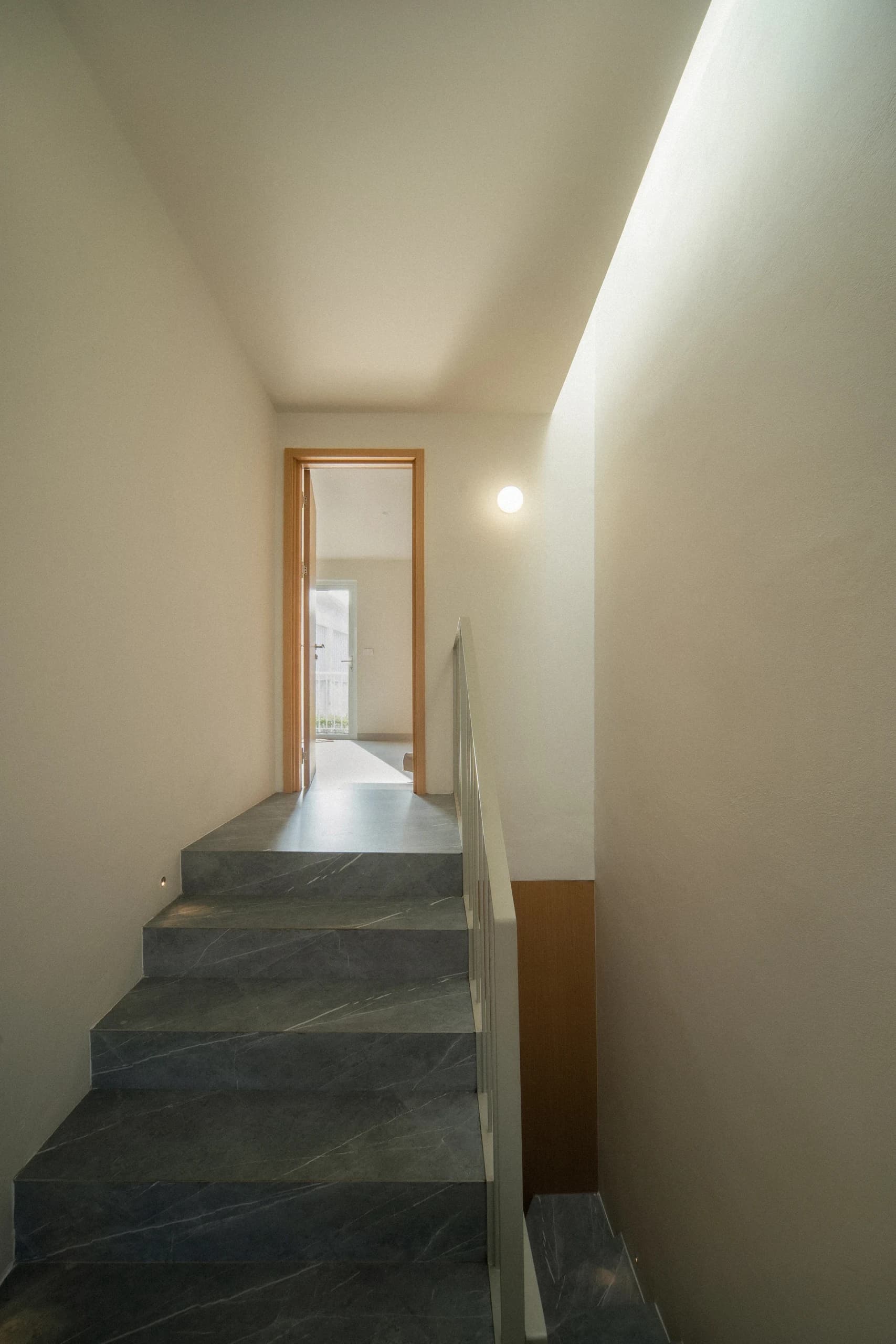 Long Bien House — photograph 9